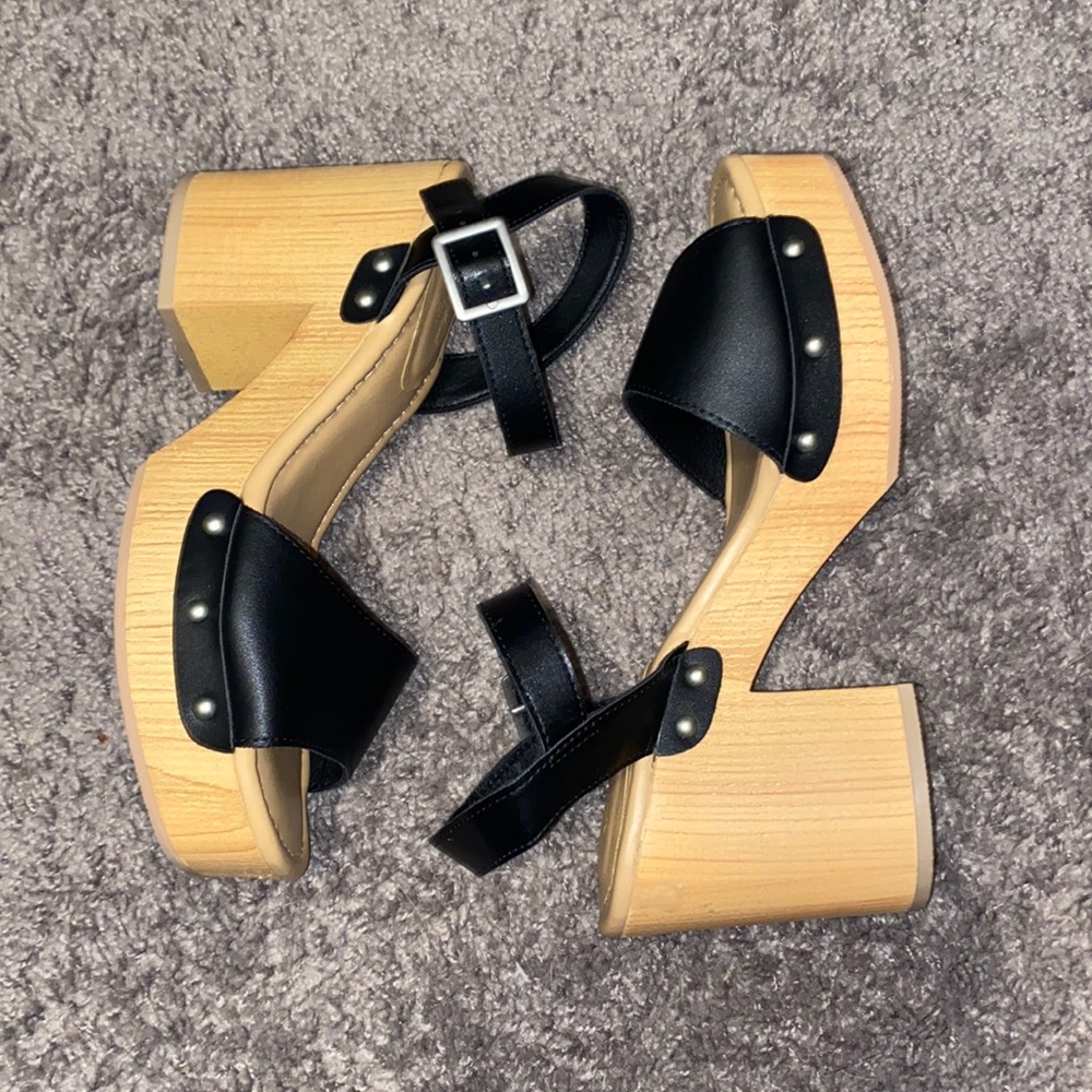 Universal Thread Heels